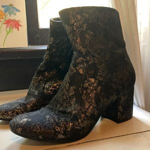 Unisa ankle boots with gold detail